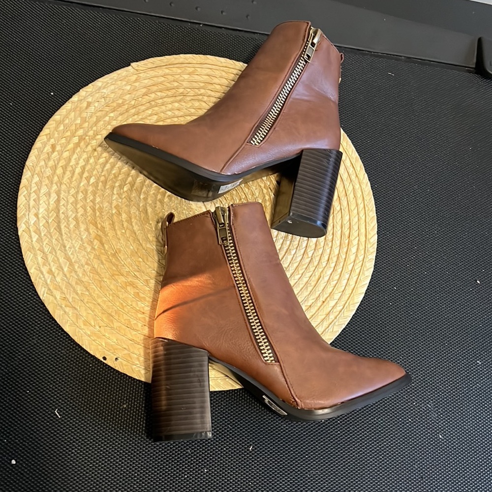 StreetWear Society Chunky Block Heel Ankle Booties Size 6